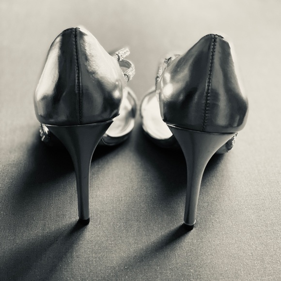 NINA Strappy Heel • Size 7 1/2 • Silver • Worn Once - Picture 7 of 8
